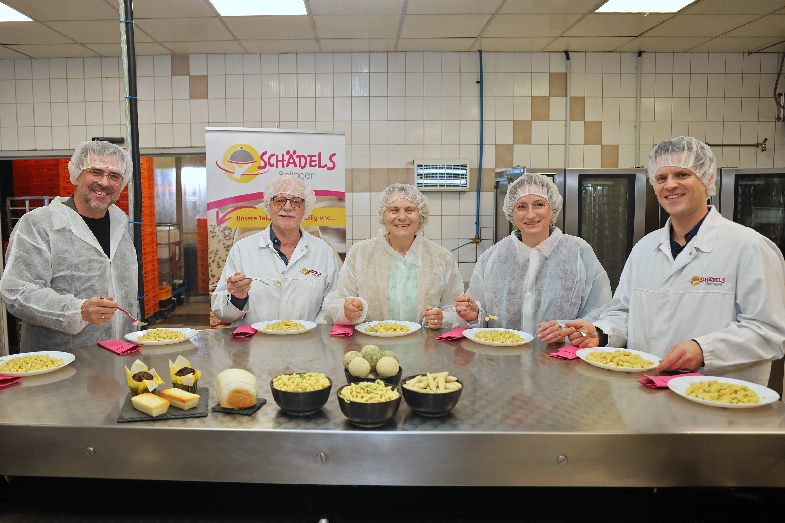 v.l.: Dr. J�rn D�ring, Ralf Sch�del, Christiabe Staab MdL, Wirtschaftsministerin Dr. Nicole Hoffmeister-Kraut und Daniel Sch�del. (Foto: Matthias Busse)